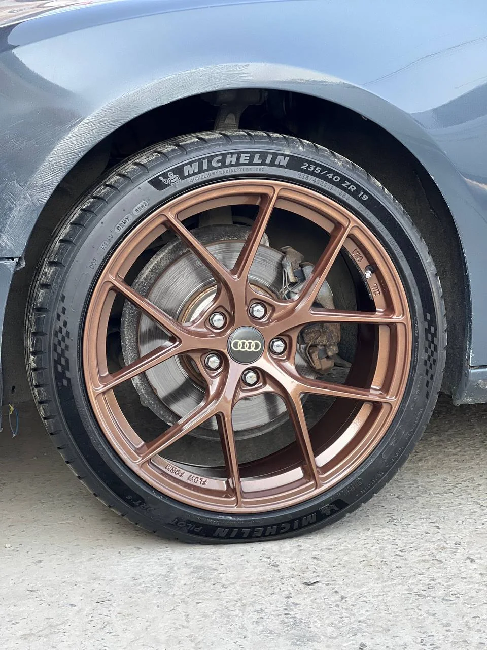 Диск Audi после порошковой покраски в медно-бронзовый цвет